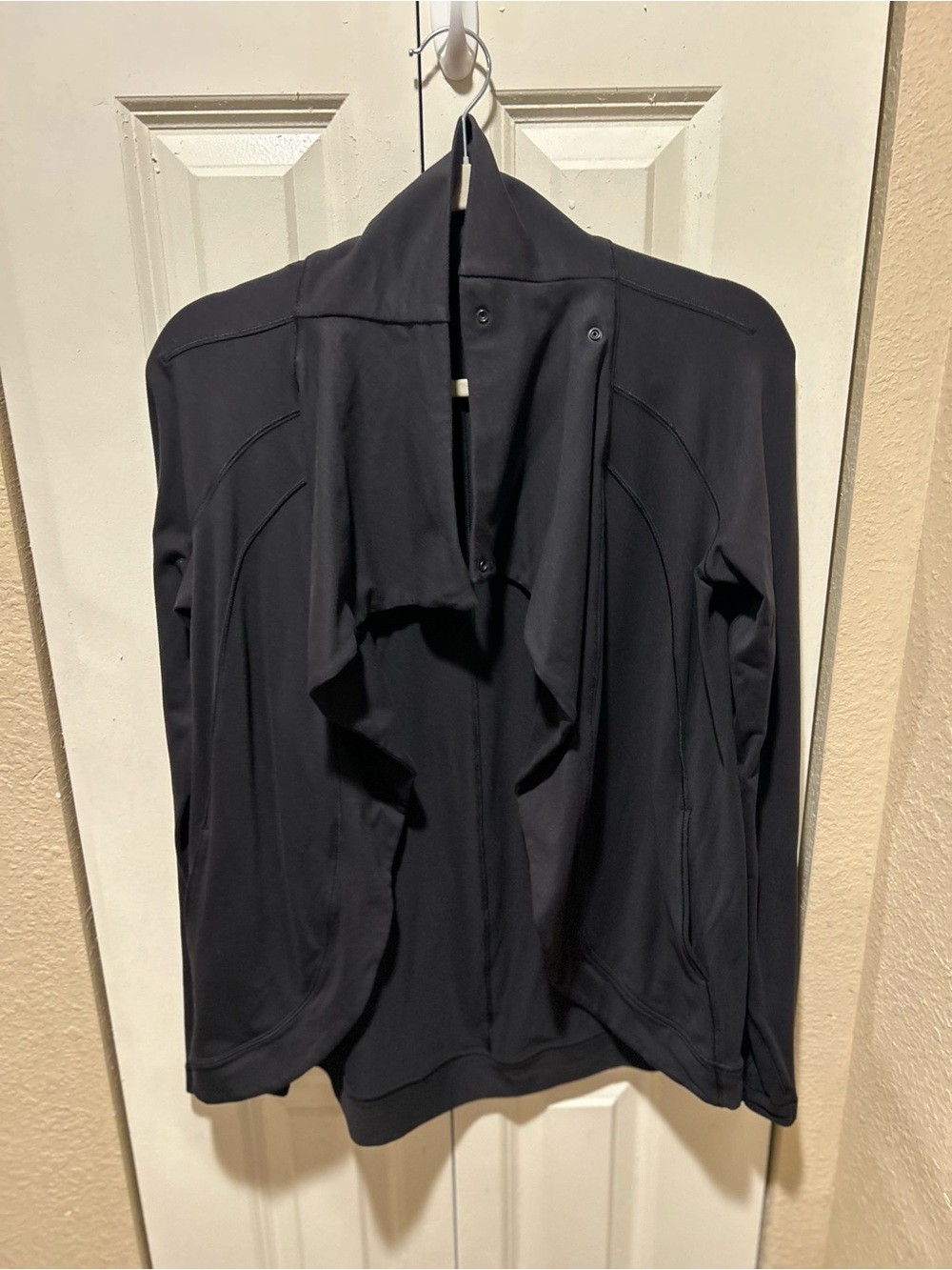 Lululemon Rulu Rally Wrap In Black , size 4 - Picture 9 of 12
